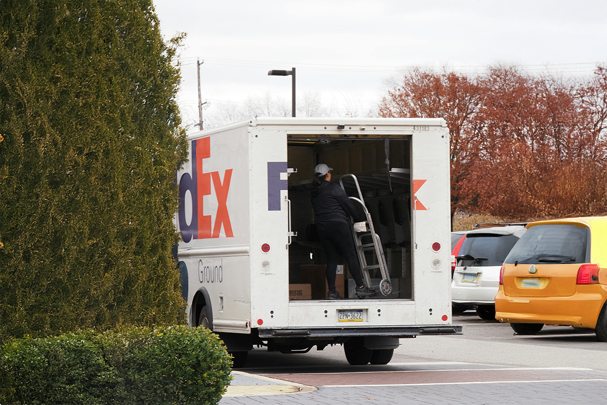 fedex truck